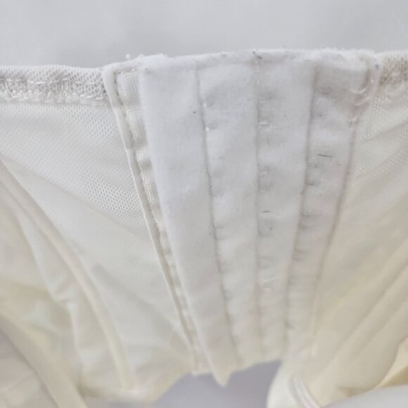 Windsor White Satin Bustier Corset Size Small - Picture 5 of 14